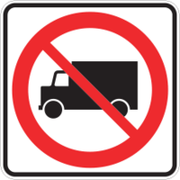 Un panneau carré contenant un cercle rouge. À l’intérieur de ce cercle se trouve la silhouette noire d’un camion, vu de côté, barrée d’une ligne rouge.