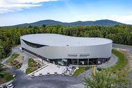 Vue extérieure du Vélodrome Sylvan-Adams – Centre multisports Desjardins