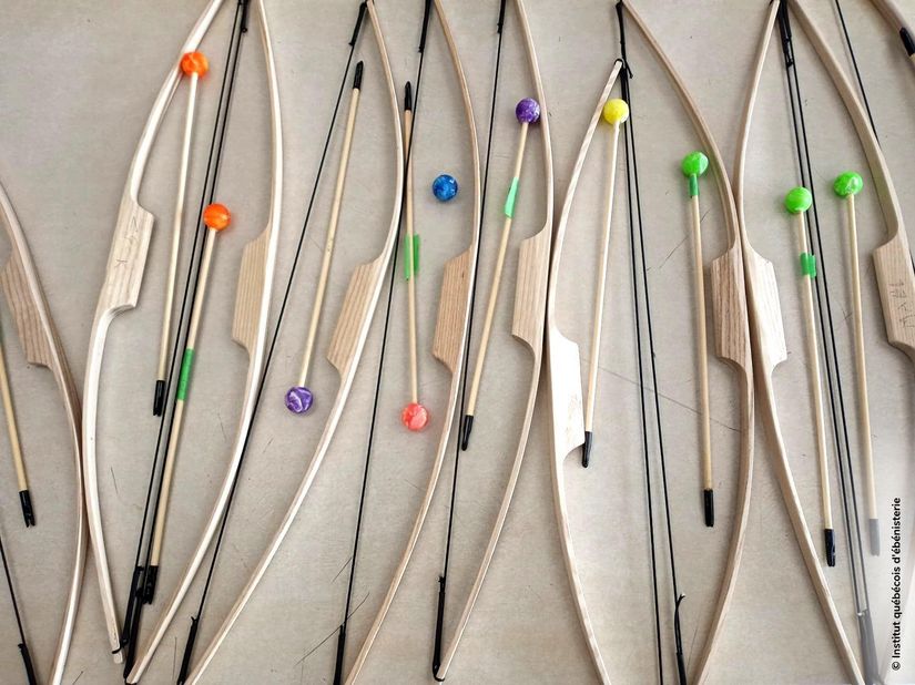 Atelier de finition d’un arc et de flèches