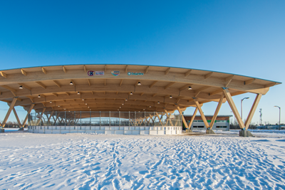 Vue extérieure de la patinoire Bleu-Blanc-Bouge de Joliette